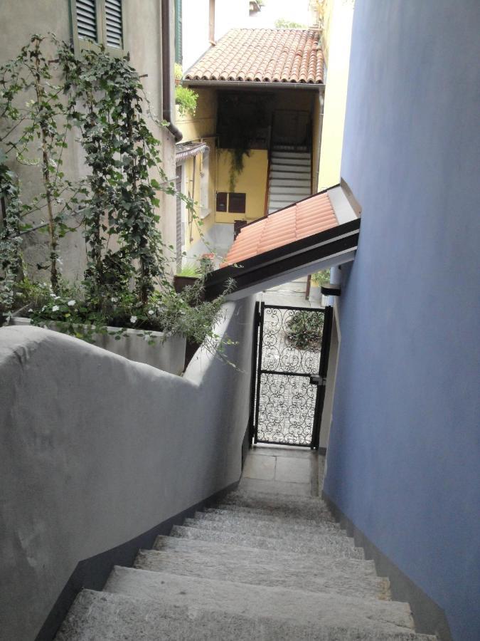 イントラ Casa Le Cortiヴィラ エクステリア 写真